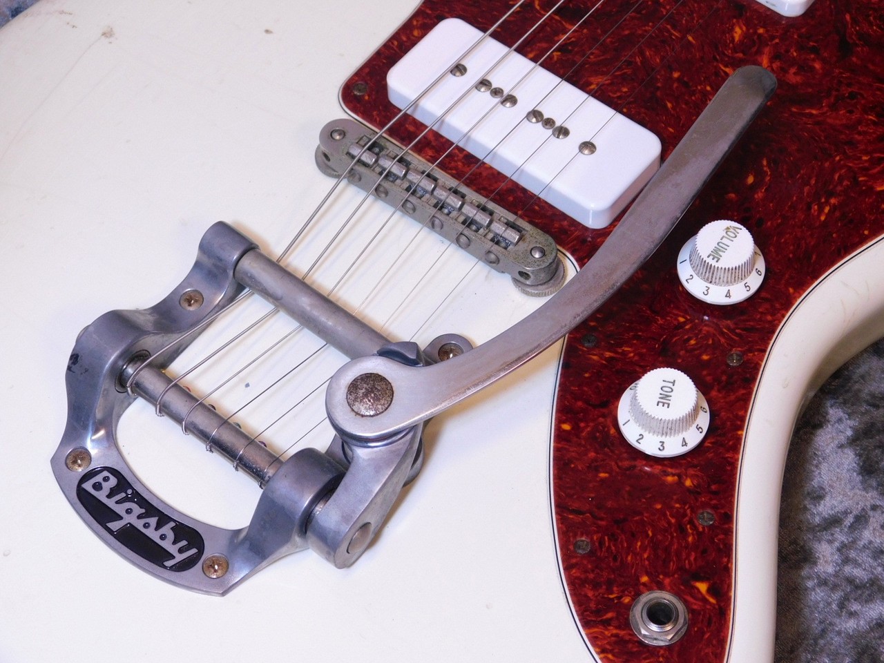 FANO Alt de Facto JM-6 P-90 Bigsby Olympic White 2016（中古