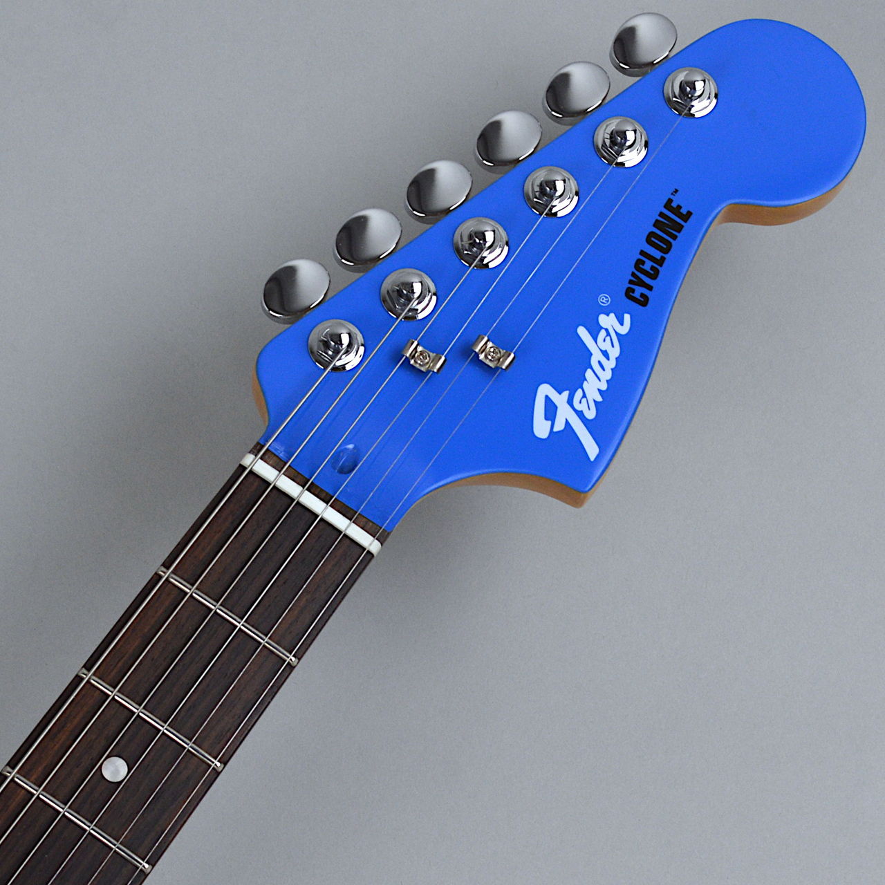 Fender Chilli Beans. Lily Cyclone Rosewood Fingerboard Lily Blue