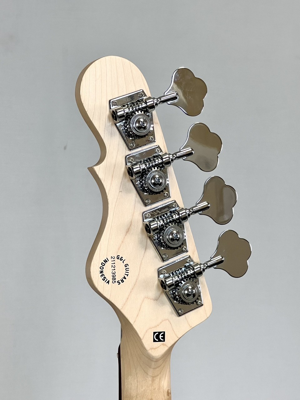 G&L TRIBUTE SERIES L-2000™ 3-Tone Sunburst【店頭展示特価品