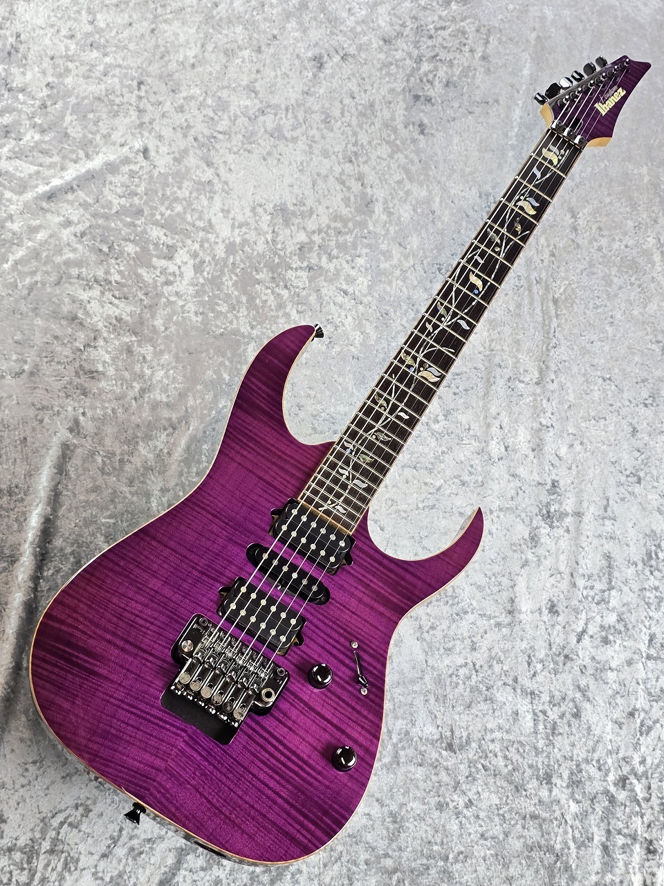 Ibanez RG8570Z 