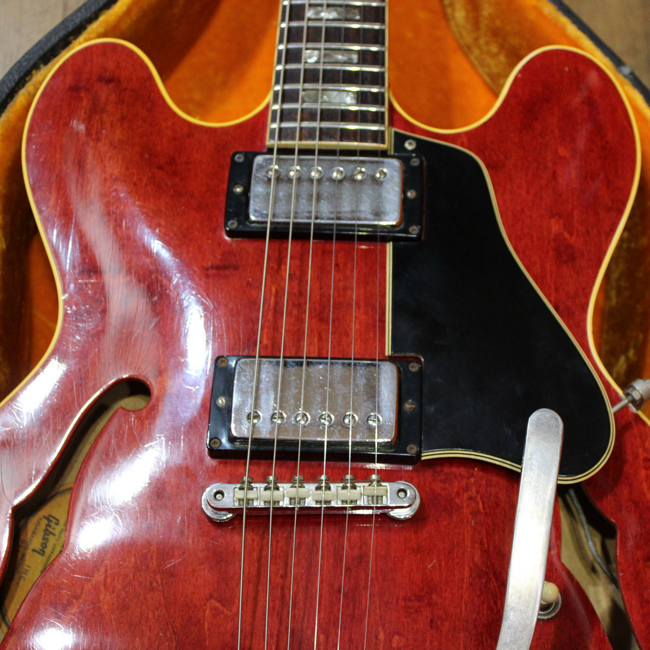 ギブソン ＥＳ一335 ビンテージ 人気のcherry色 Gibson ES-335 Cherry ギブソン ES335 チェリー 1969-1970年製です