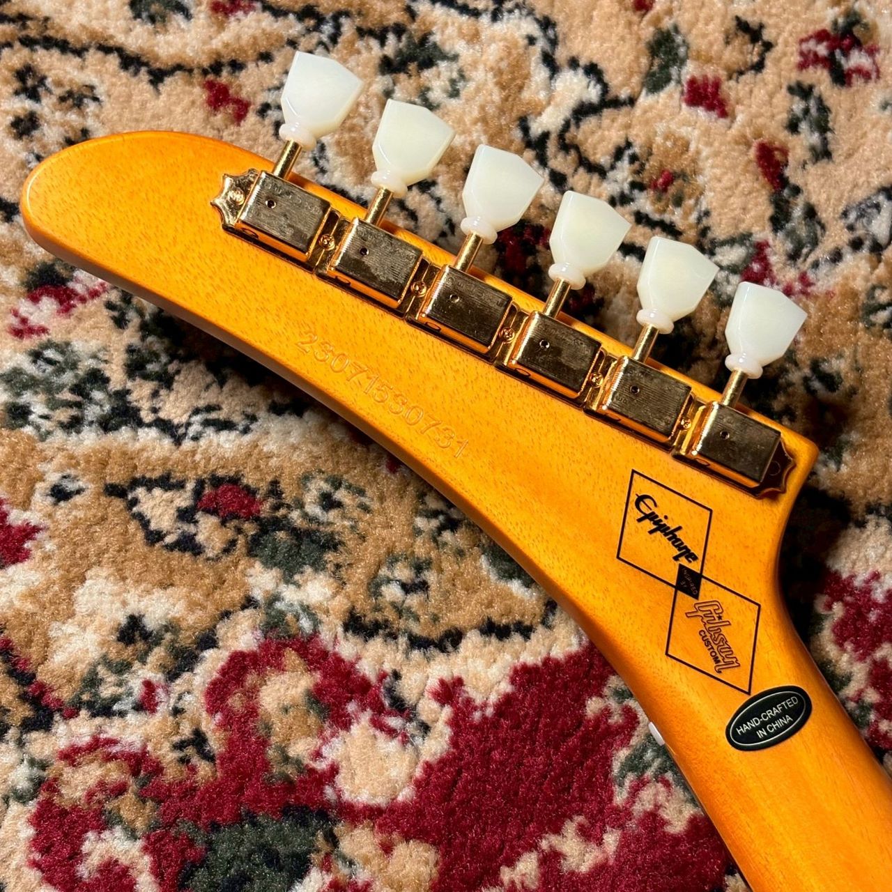 Epiphone Korina Explorer Aged Natural（B級特価/送料無料）【楽器