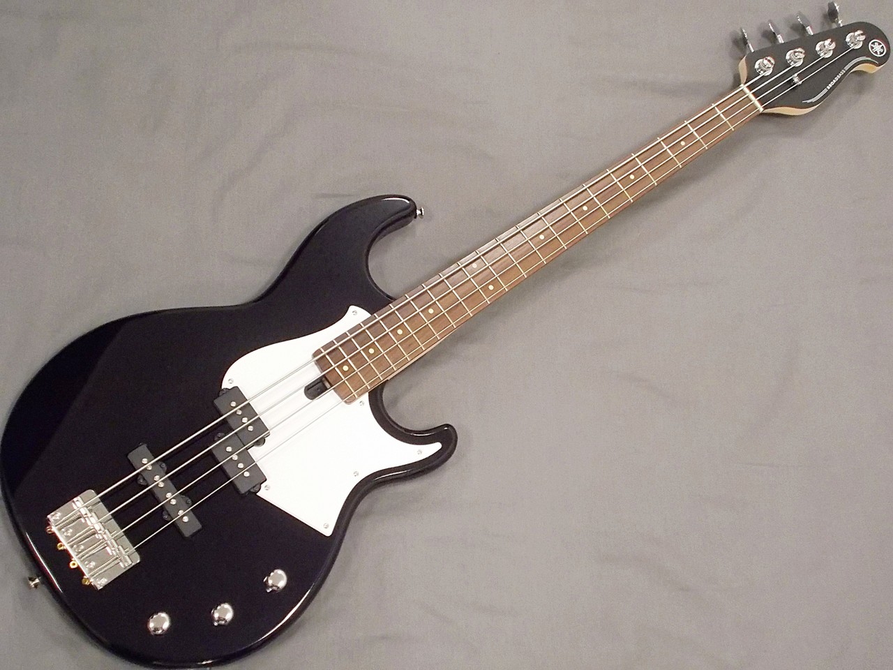Yamaha BB234 ブラック 4弦 エレキベース YAMAHA BB234 ブラック(BL)（新品）【楽器検索デジマート】