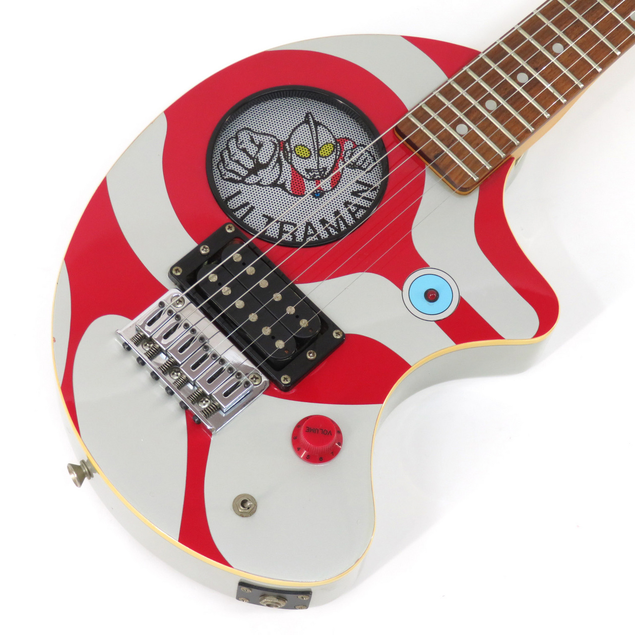 【希少】zo-3ギター ウルトラマン フェルナンデス アンプ内蔵経年劣化の色褪せ傷あります
