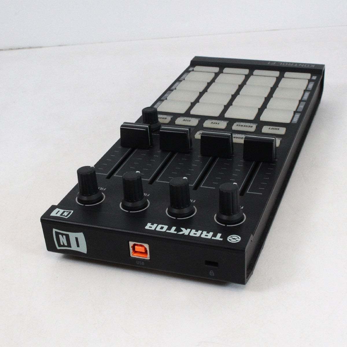 NATIVE INSTRUMENTS TRACTOR KONTROL F1 【渋谷店】（中古）【楽器検索