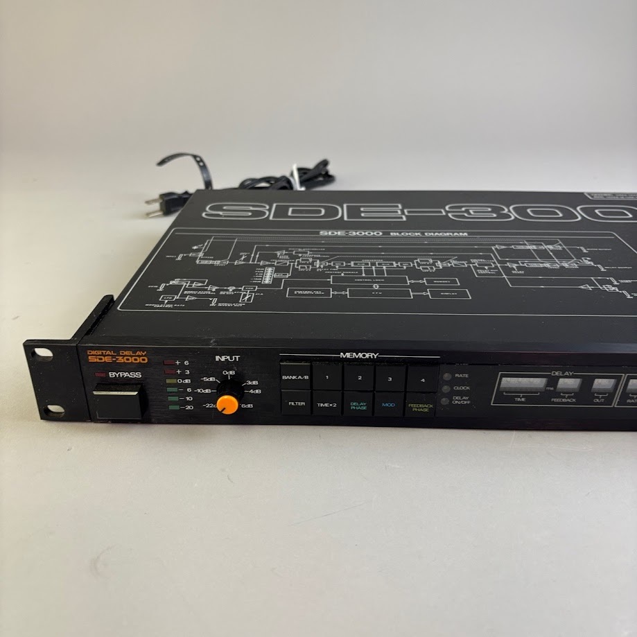 Roland - Company - ニュースリリース - 2023 - 名機「SDE-3000