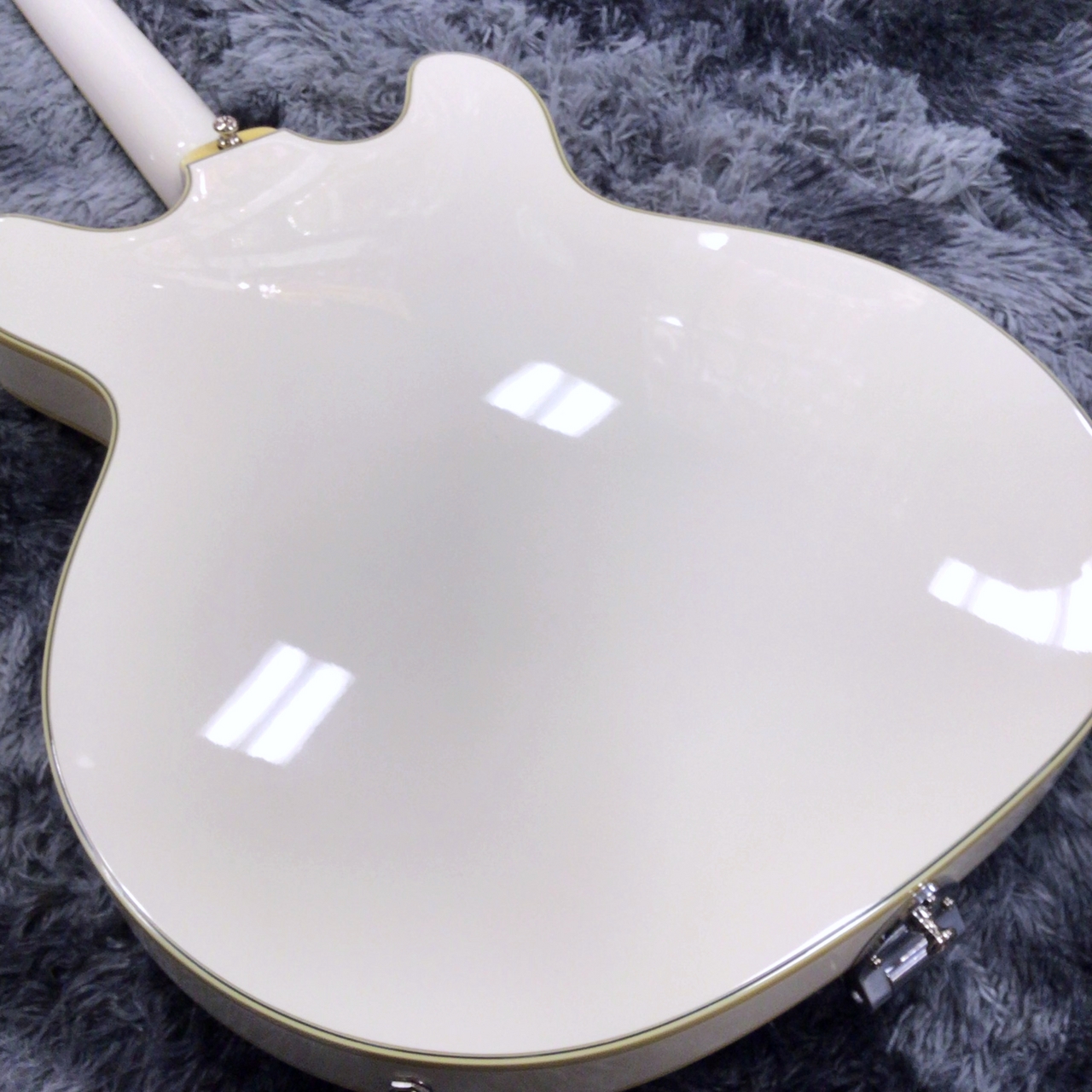 GUILD Starfire V Snow Crest White -Newark St. Collection-【特価