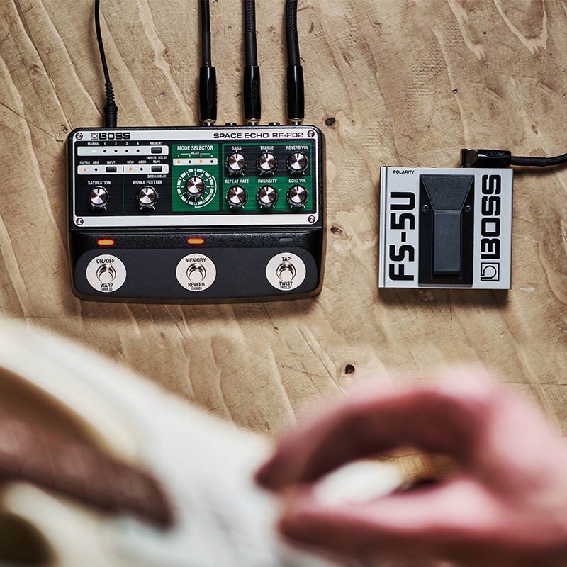 BOSS スペースエコー RE-202 多機能ディレイ 付属品完備 MIDI対応 BOSS RE-202 Space Echo スペースエコー エコー ディレイ