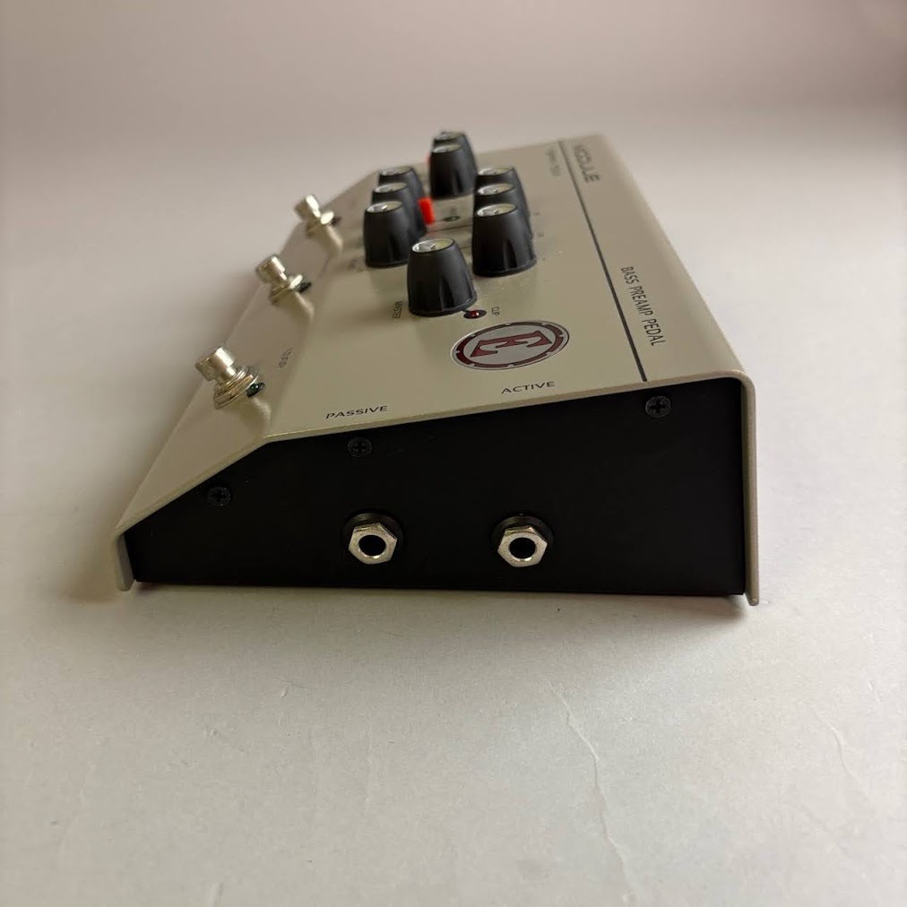 EDEN / TERRA NOVA MODULE ベースプリアンプペダル Eden Terra Nova Module Bass Preamp and DI Pedal