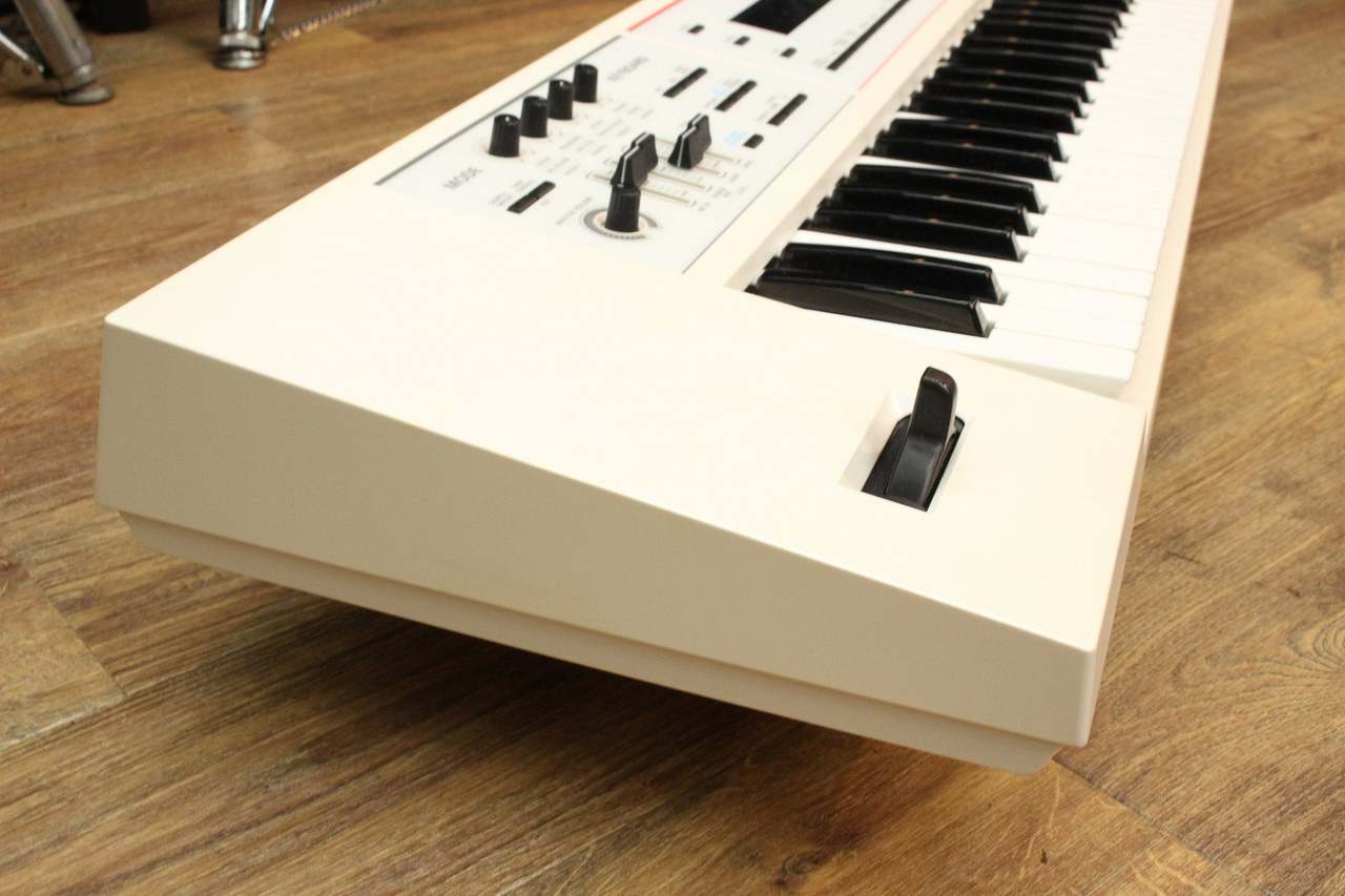 Roland JUNO-DS61W 【キーボードマート新宿】【新宿店】（中古/送料