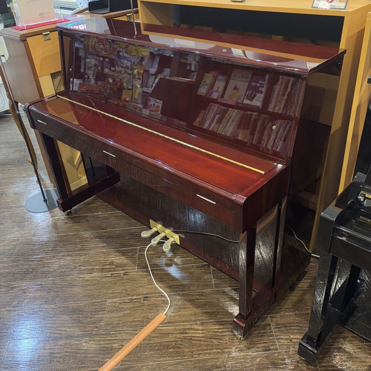 KAWAI K-114SN マホガニー艶出し塗装仕上げ アップライトピアノ 88鍵盤