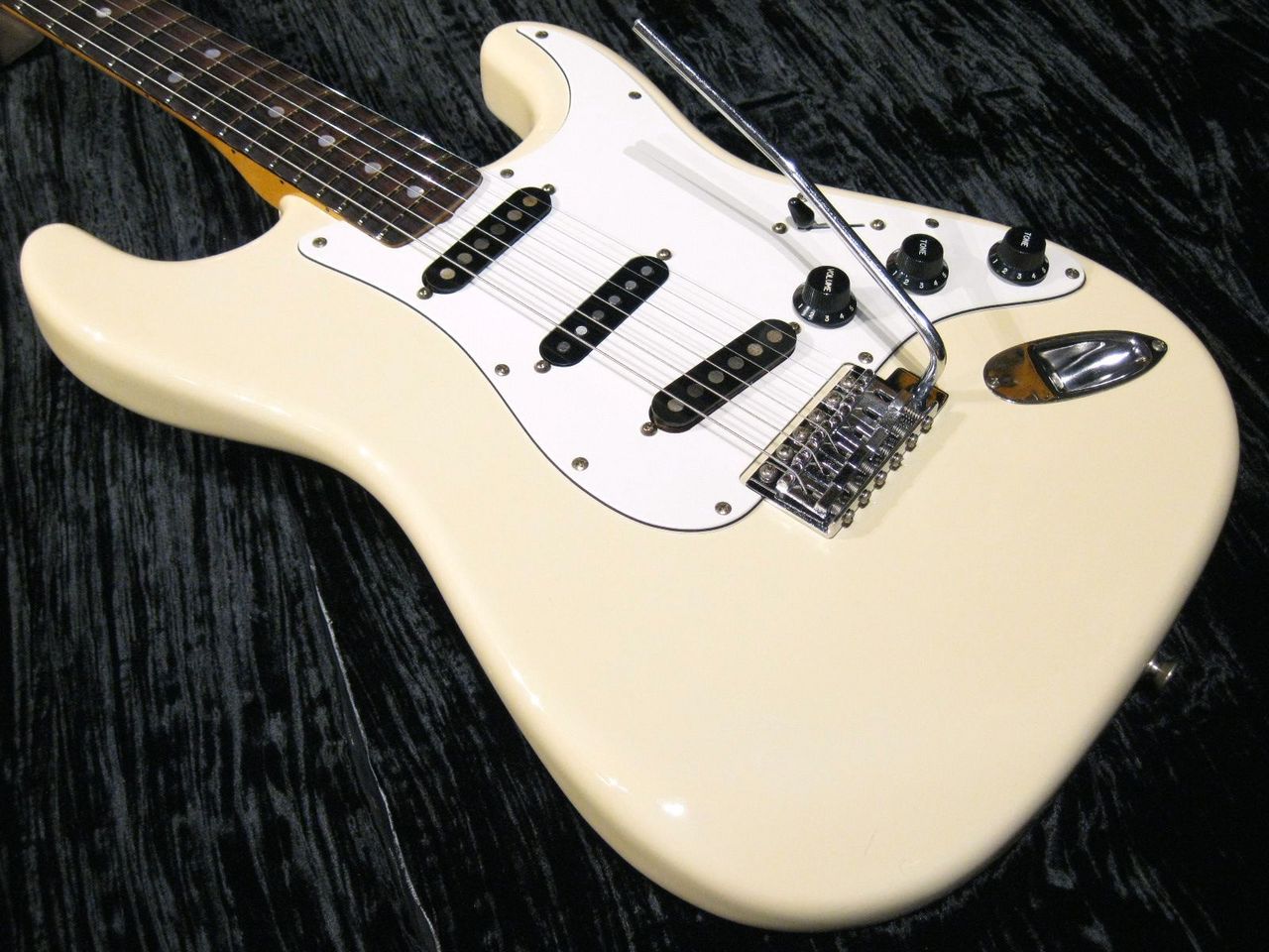 希少　FERNANDES ST-80RBM Ritchie Blackmore FERNANDES ST-80RBM Ritchie Blackmore Model（ビンテージ）【楽器検索