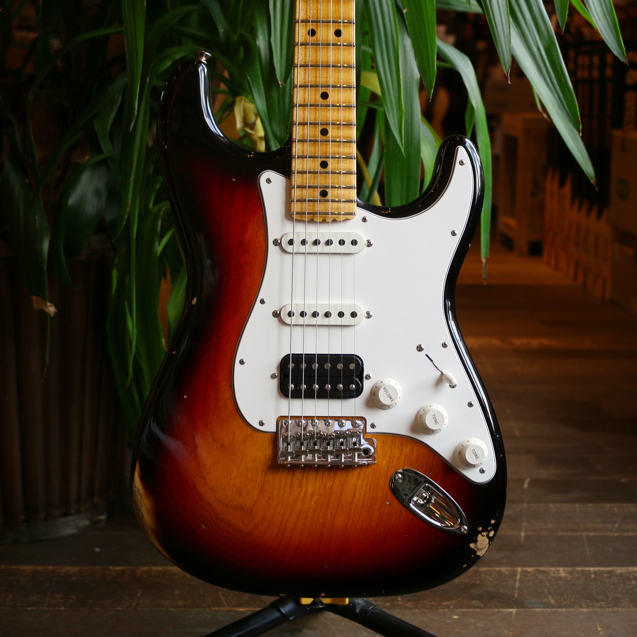 Fender Custom Shop 1965 Stratocaster HSS Relic 3-Color Sunburst