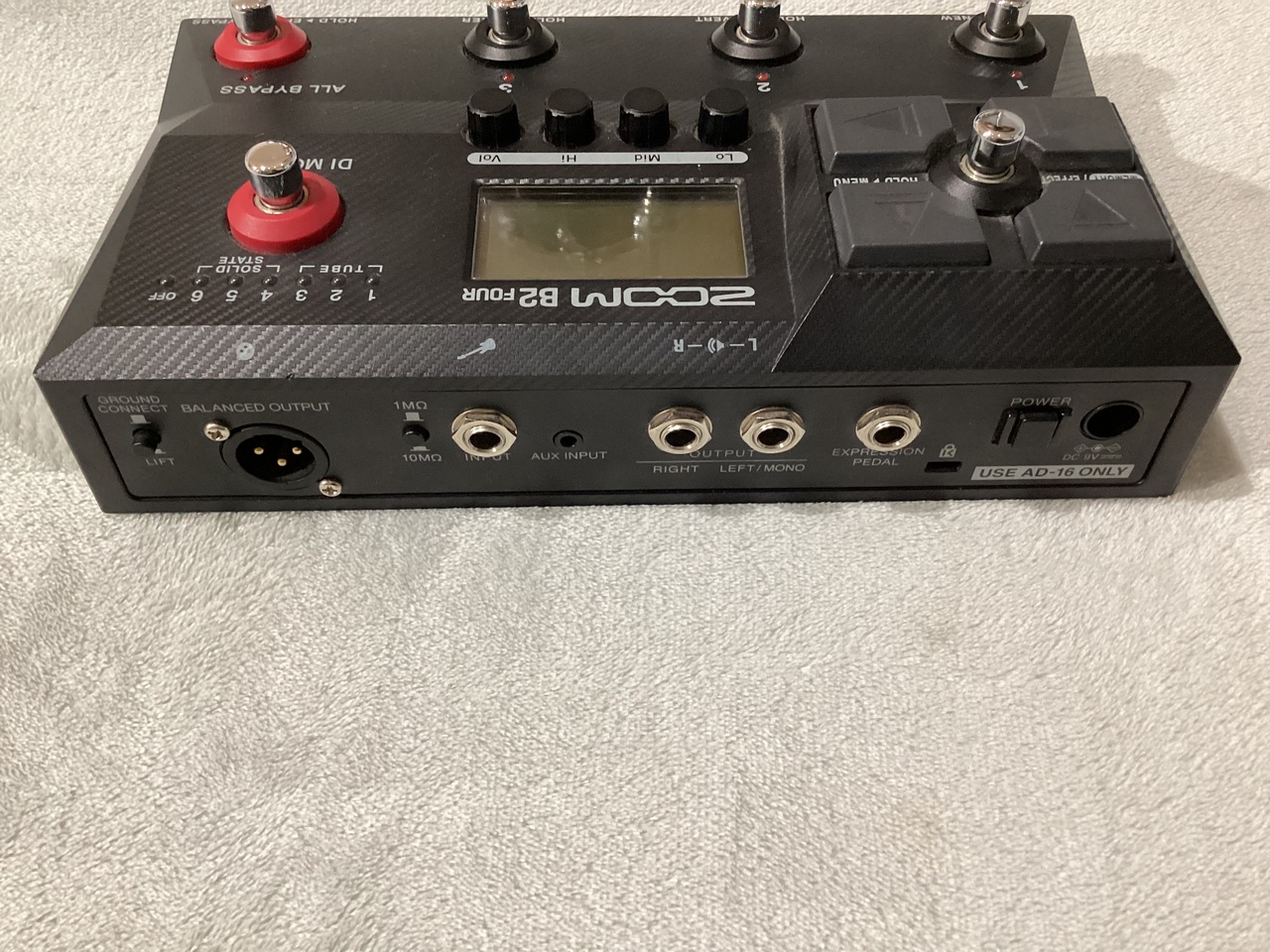 ZOOM B2 FOUR（中古）【楽器検索デジマート】