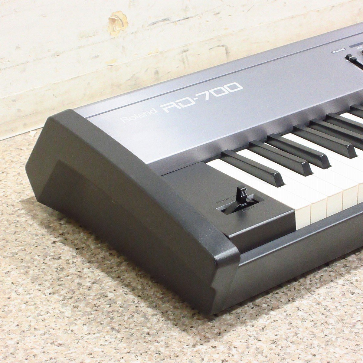 Roland RD-700 -ハードケース付- 