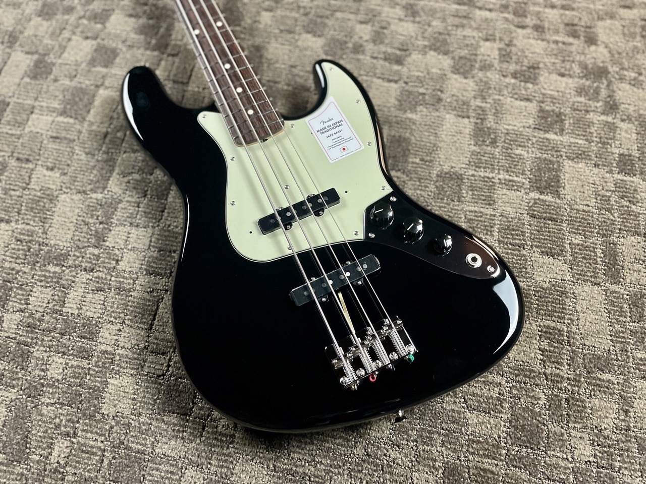 Fender Made in Japan Traditional 60s Jazz Bass Black【現物画像