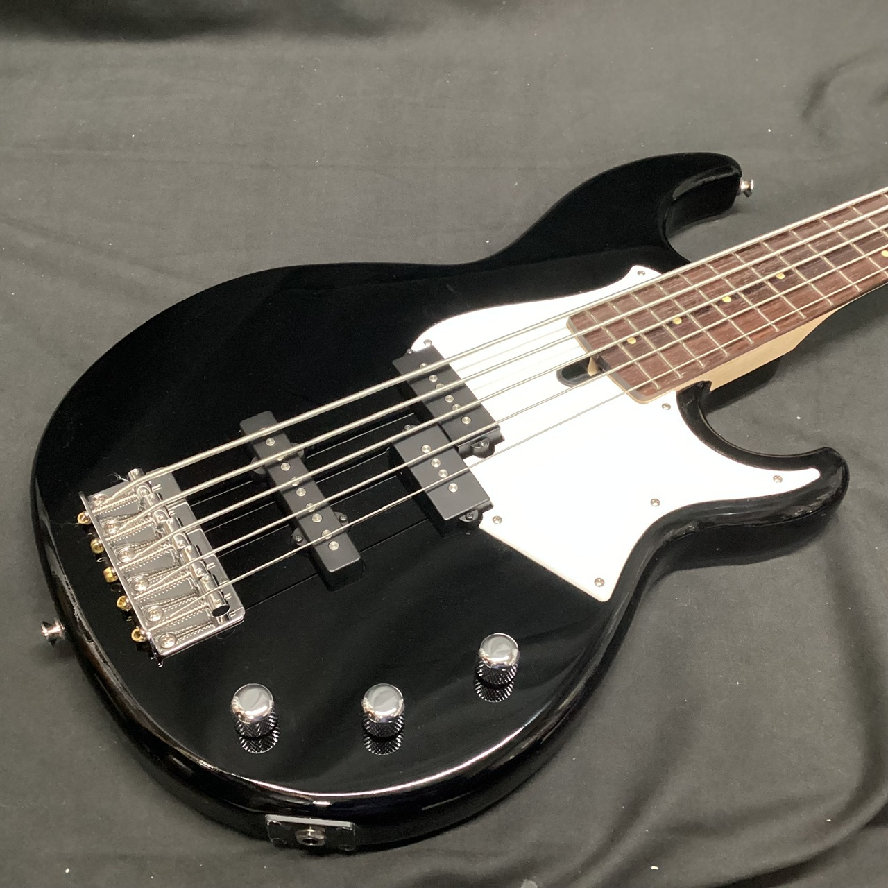 YAMAHA BB235 BL(エレキベース 5弦 ブラック)（新品）【楽器検索