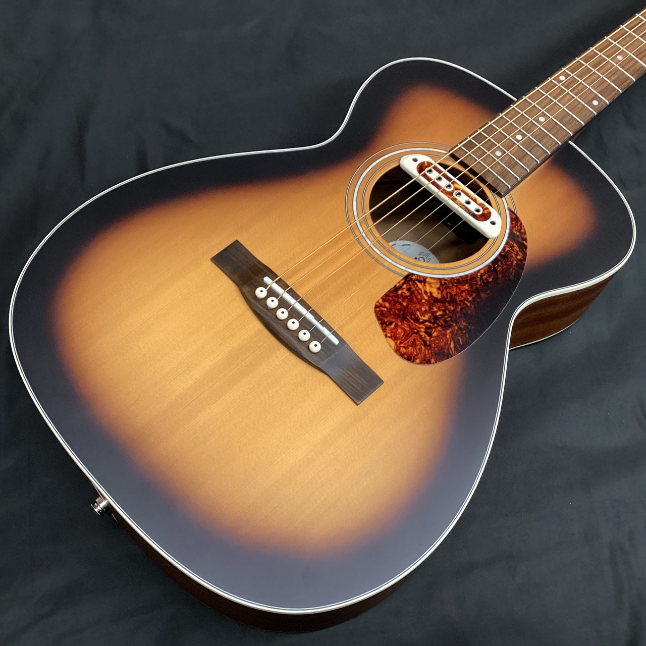 GUILD M-240E Troubadour (ギルド アコースティックギター
