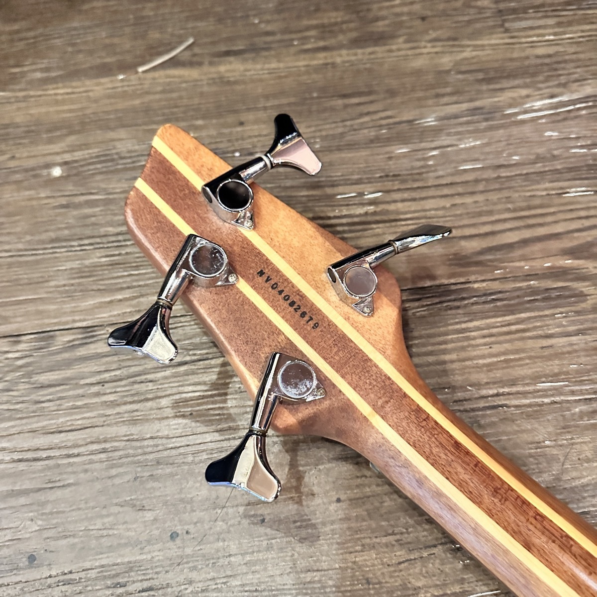 Washburn Taurus T24 Electric bass（中古/送料無料）【楽器検索