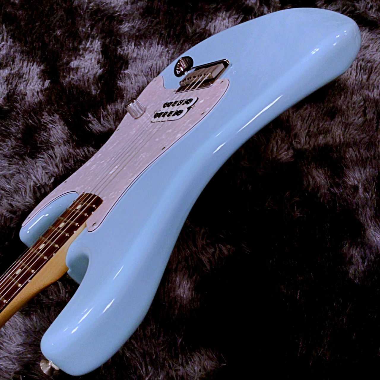 Fender Limited Edition Tom DeLonge Stratocaster Daphne Blue