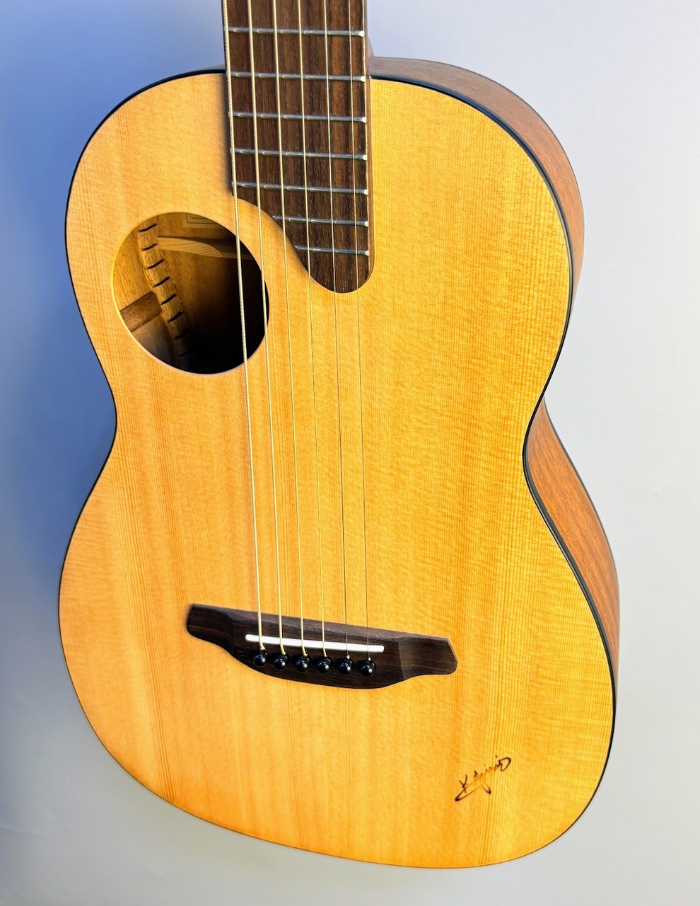 k.yairi Nocturne ケース、カポ付き K.YAIRI Nocturne専用ハードケース(Kヤイリ コンパクトギター