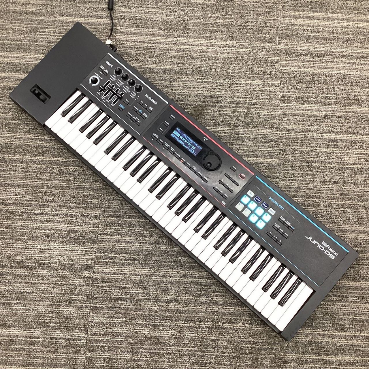 【中古】Roland Juno-DS 61限 新旧】JUNO-DとJUNO-DSを店頭で弾き比べできます！【61鍵