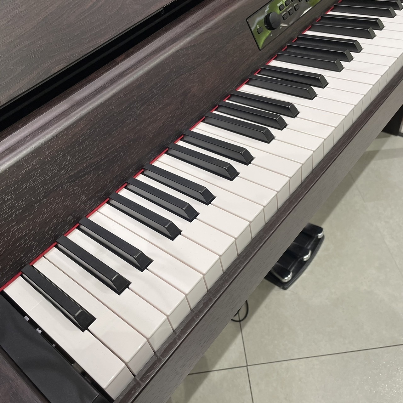 KORG 【展示品特価】G1B AIR BROWN【九州限定即納可】（新品特価/送料