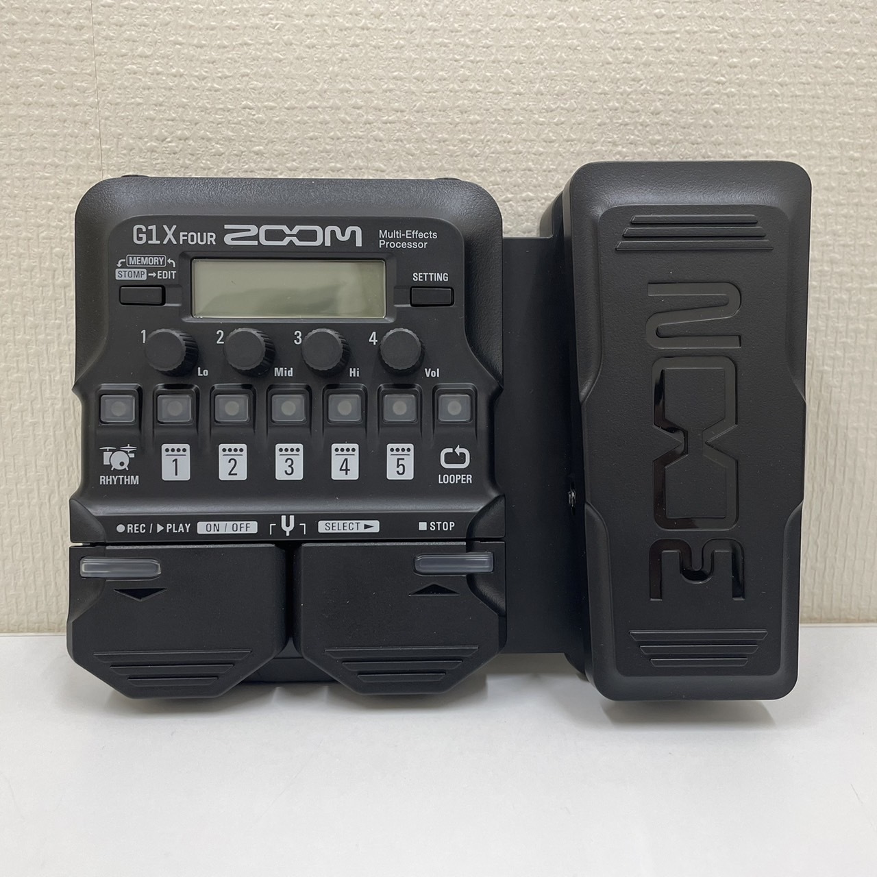 ZOOM G1X FOUR Multi-Effects Processor マルチエフェクター（新品