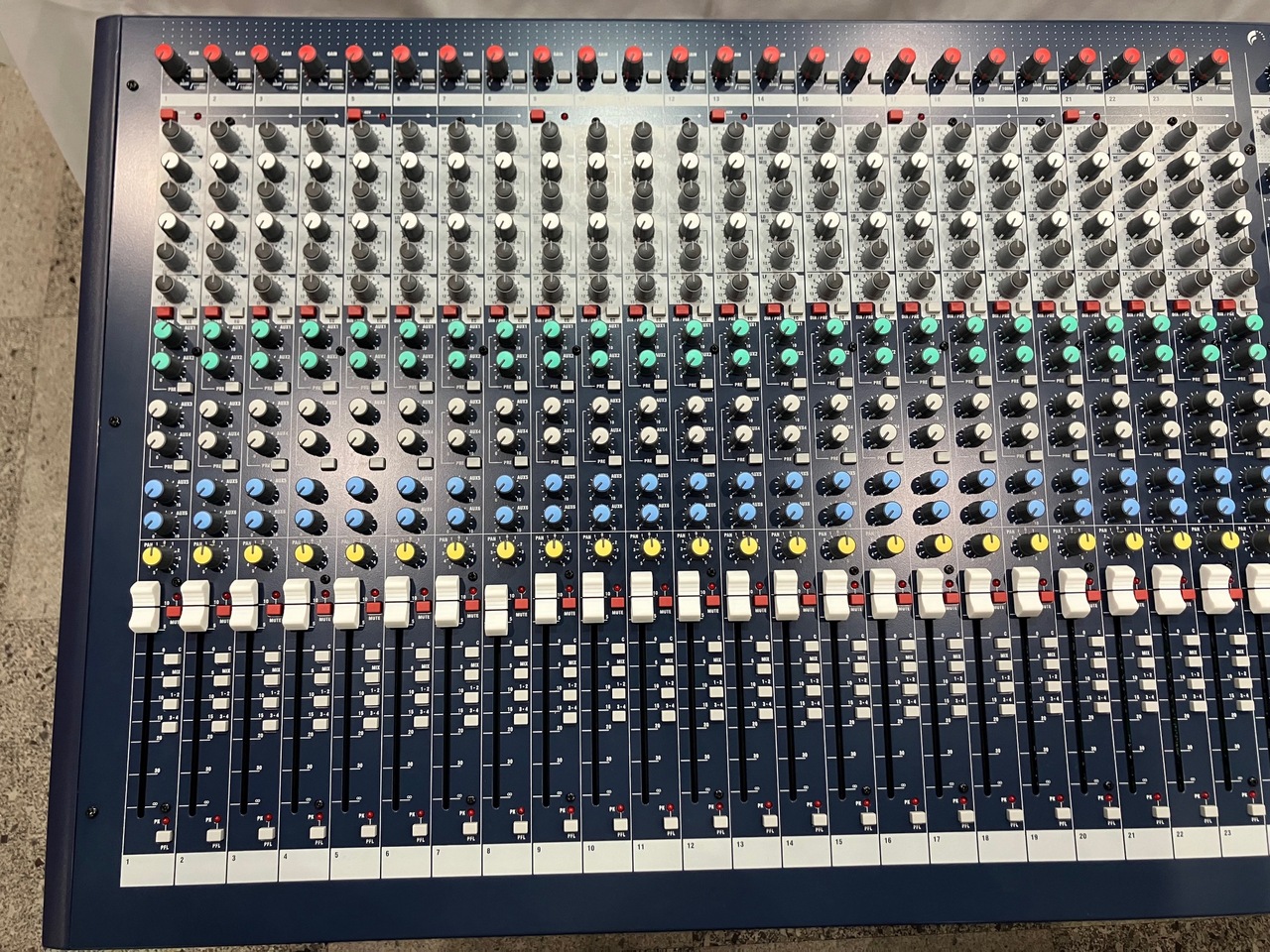 Soundcraft 【中古:美品】LX7 II 32ch 名機 多チャンネル