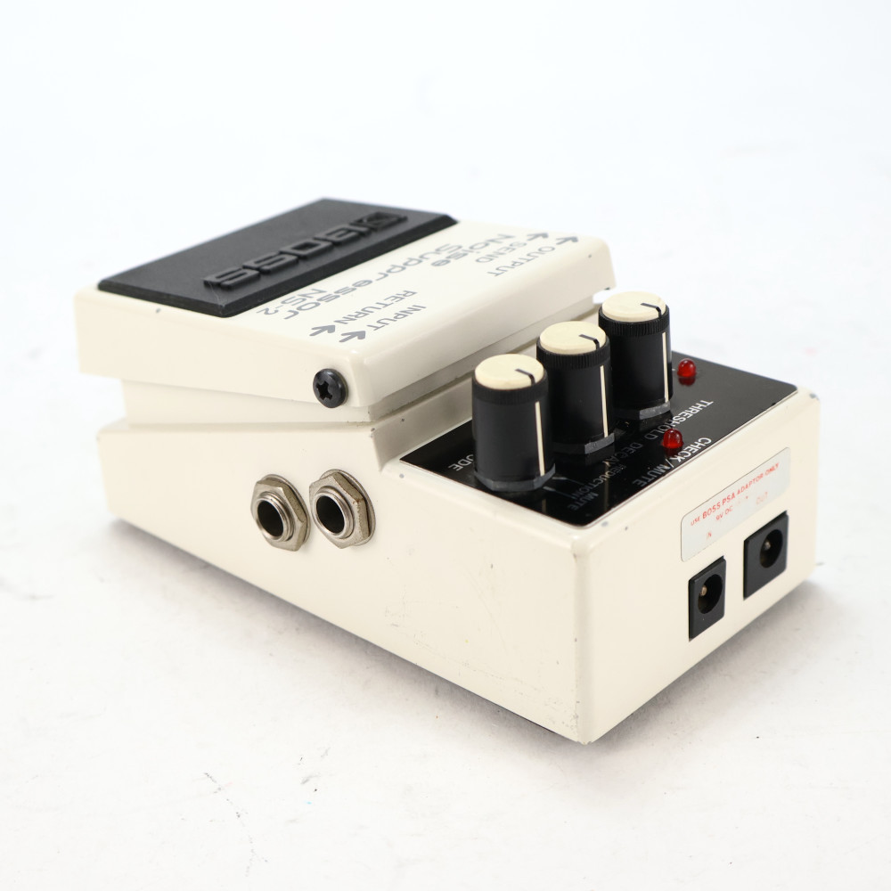 BOSS NS-2 ノイズサプレッサー Amazon.com: Boss NS-2 Noise Suppressor Bundle with Gearlux
