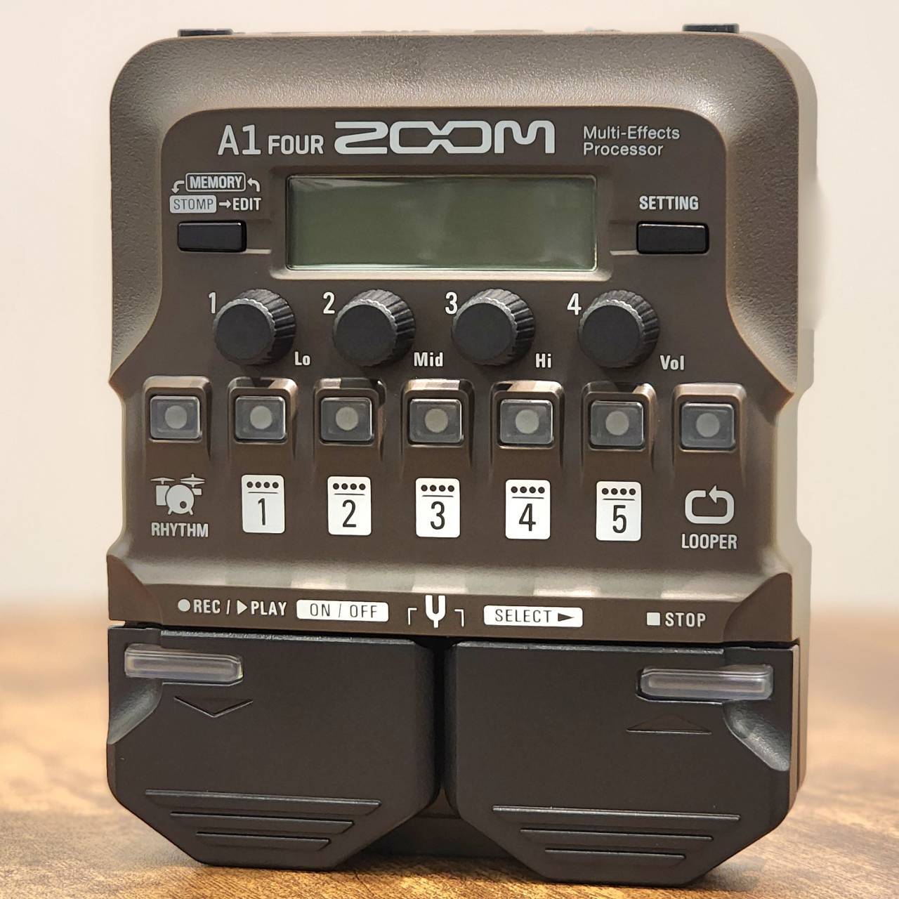 ZOOM A1 FOUR アコースティックギター用マルチエフェクター(アコースティック楽器全般対応)（新品/送料無料）【楽器検索デジマート】