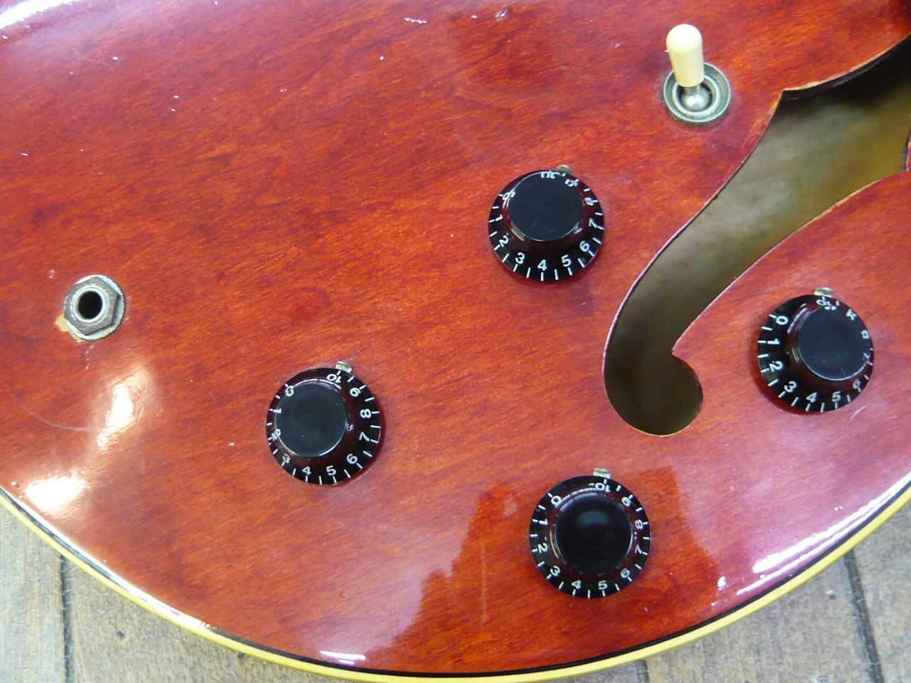 Ibanez AS-100 セミアコ Guitar DEMO:Ibanez AS100 Artist (1981) - YouTube