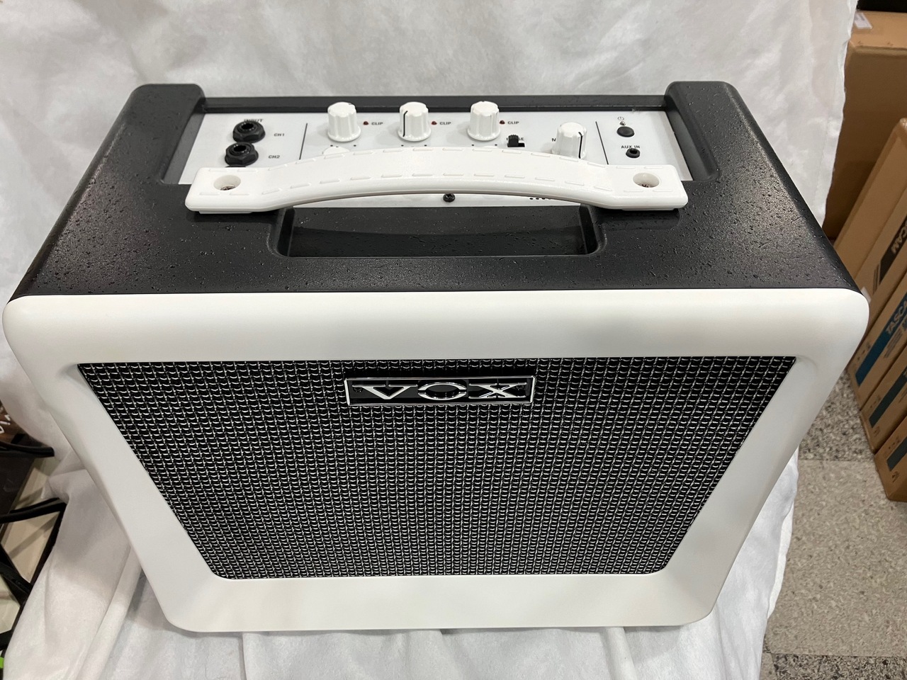 VOX VX50 KB キーボードアンプ 美品ホワイト VOX ( ヴォックス ) VX50-KB キーボードアンプ 送料無料