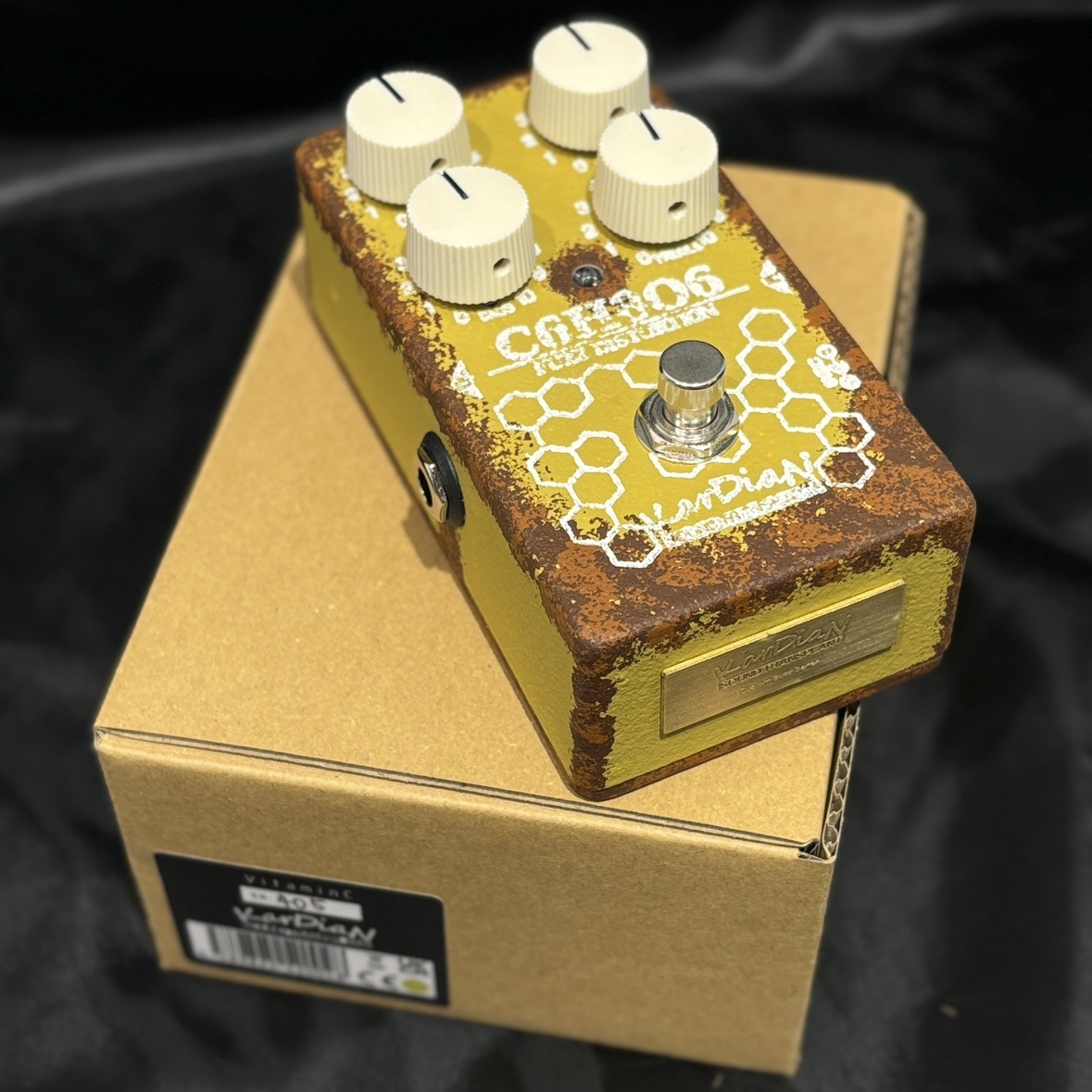 C6H8O6 Fuzz Distortion エフェクター kardian KarDiaN ( カージアン ) C6H8O6 