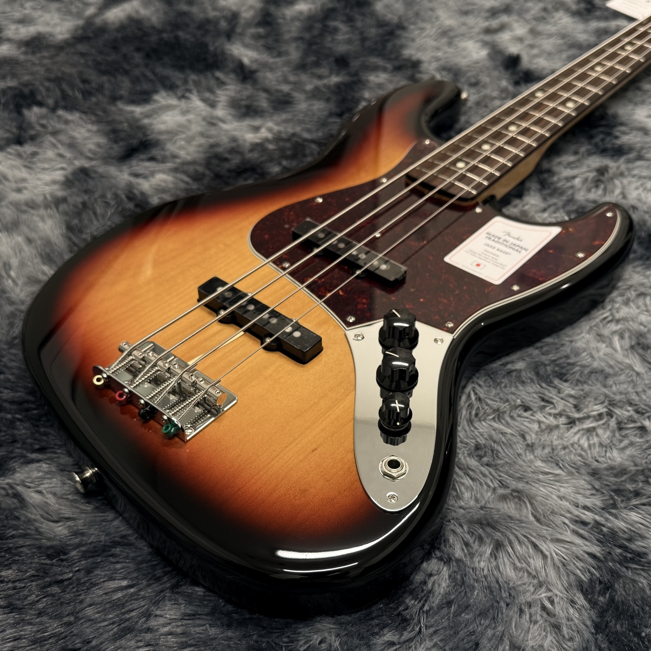 Fender Made in Japan Traditional 60s Jazz Bass 3-Color Sunburst