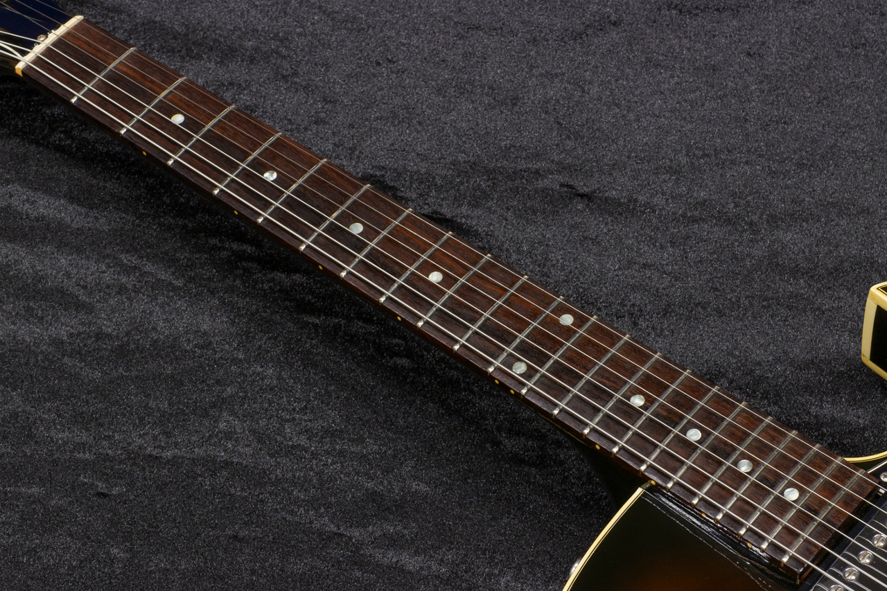 Gibson ES-135 ブラック ハードケース付き Gibson ES-135 ブラック ハードケース付き