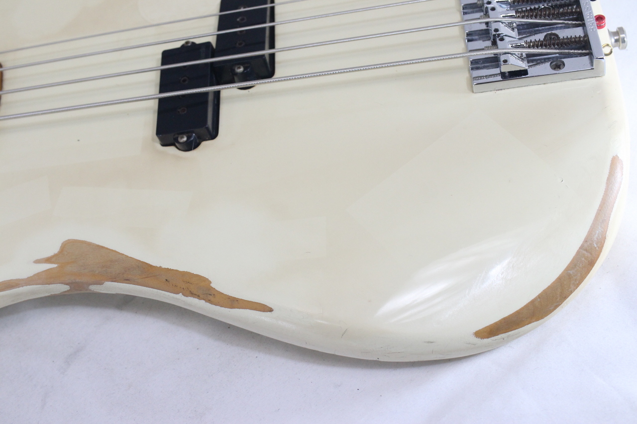 Fender Japan PB DiMarzioピックアップ搭載 ソフトケース付 Fender Japan PB DiMarzioピックアップ搭載 ソフトケース付
