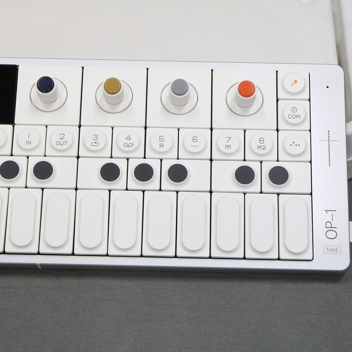 Teenage Engineering OP-1 Field 【御茶ノ水本店】（中古/送料
