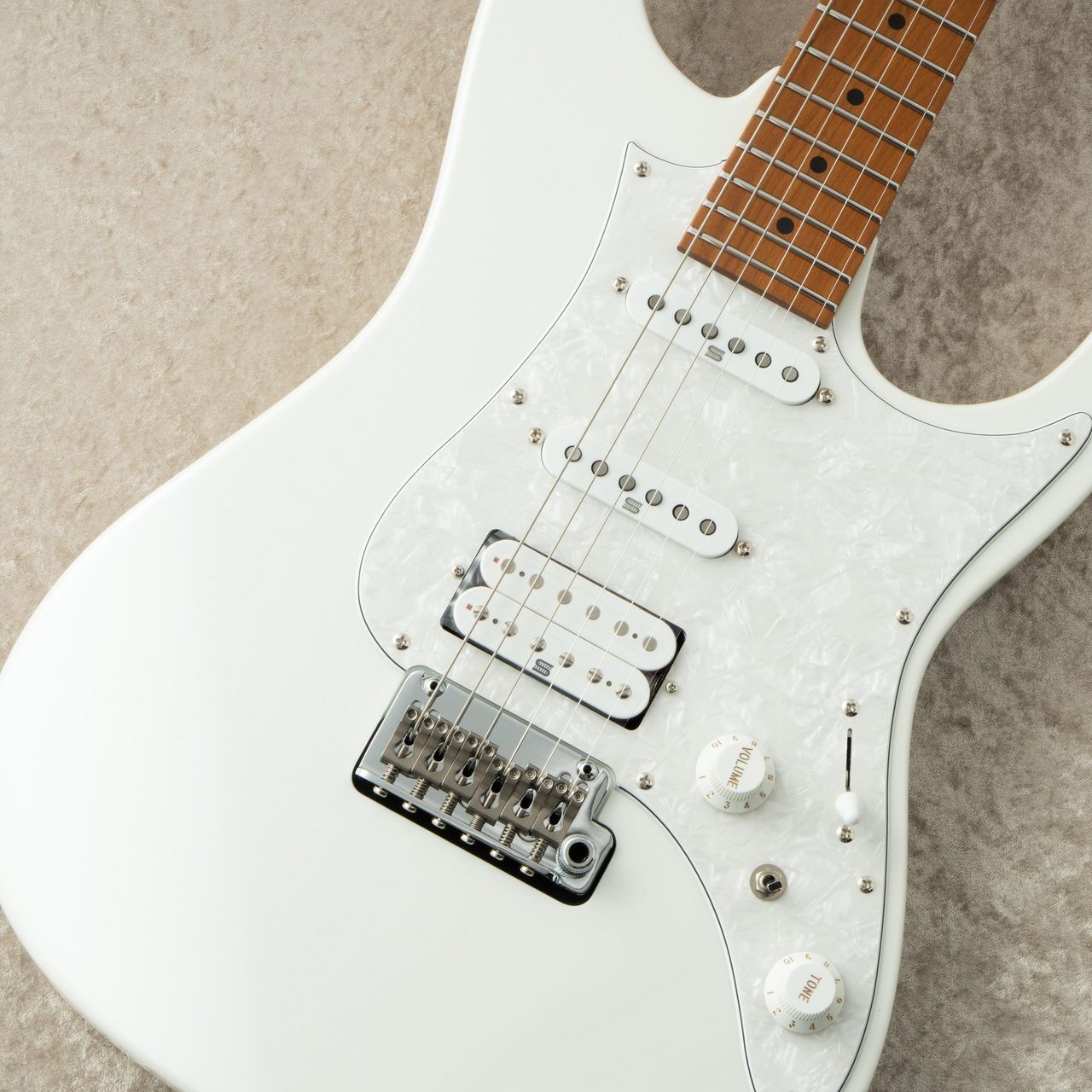 Ibanez Prestige AZ2204 -Pearl White / PW-【町田店】（新品特価/送料