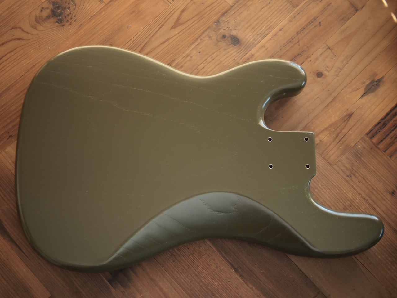 WARMOTH Precision Bass Body - 1-Piece Swamp Ash - Olive Drab Green