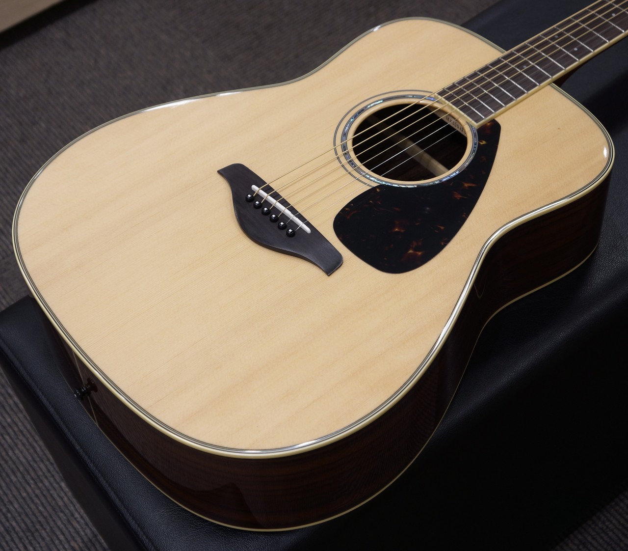 YAMAHA FG830 NAT