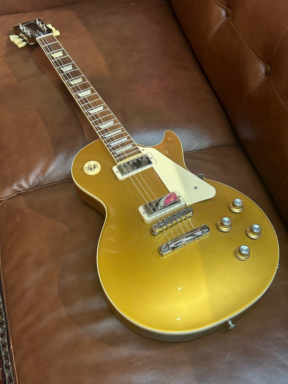 G.W最終セール！！レスポールタイプ GOLD 4LINEハンバッカーモデル G.W最終セール！！レスポールタイプ GOLD 4LINEハンバッカーモデル