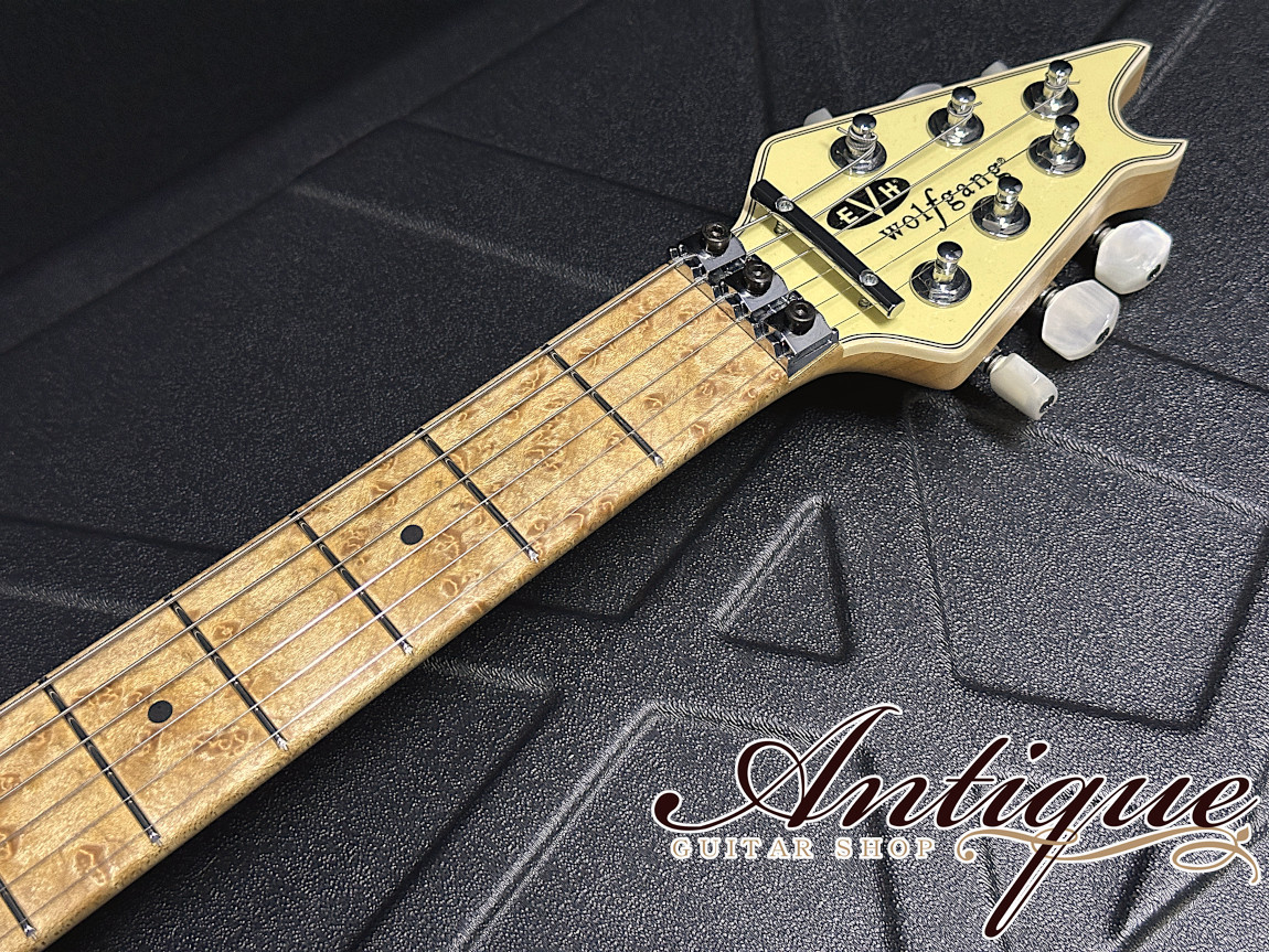 ギター EVH Wolfgang USA 2011 Vintage White EVH Wolfgang USA 2011 Vintage White /Birdseye Maple FB FRT w