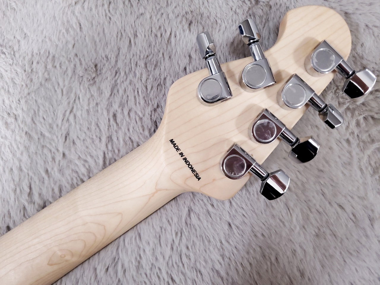 Sterling by MUSIC MAN Axis Flame Maple S.U.B AX3FM Neptune Blue