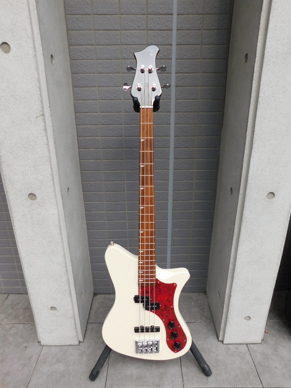 RYOGA SKATER BLACK BASS ベース　中古 RYOGA SKATER BLACK BASS ベース 中古 RYOGA SKATER-BASS White エレキ