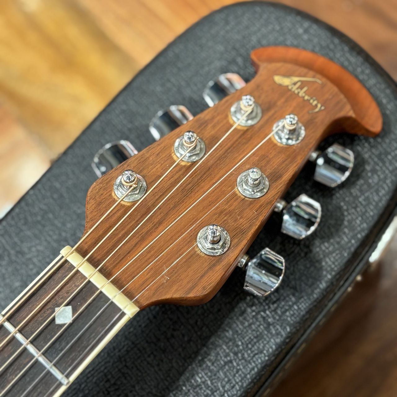 Ovation 【現物画像】CC57-1 セレブリティシリーズ SN:306670 【ご注意