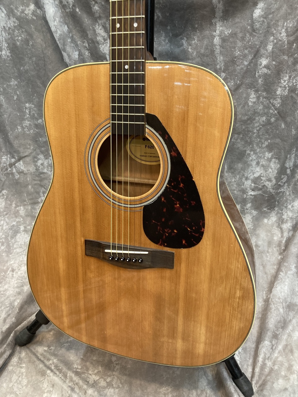 【美品】YAMAHA ヤマハ アコースティックギターF620DW YAMAHA・ヤマハ・F620DW・アコースティックギター・綺麗だと思い
