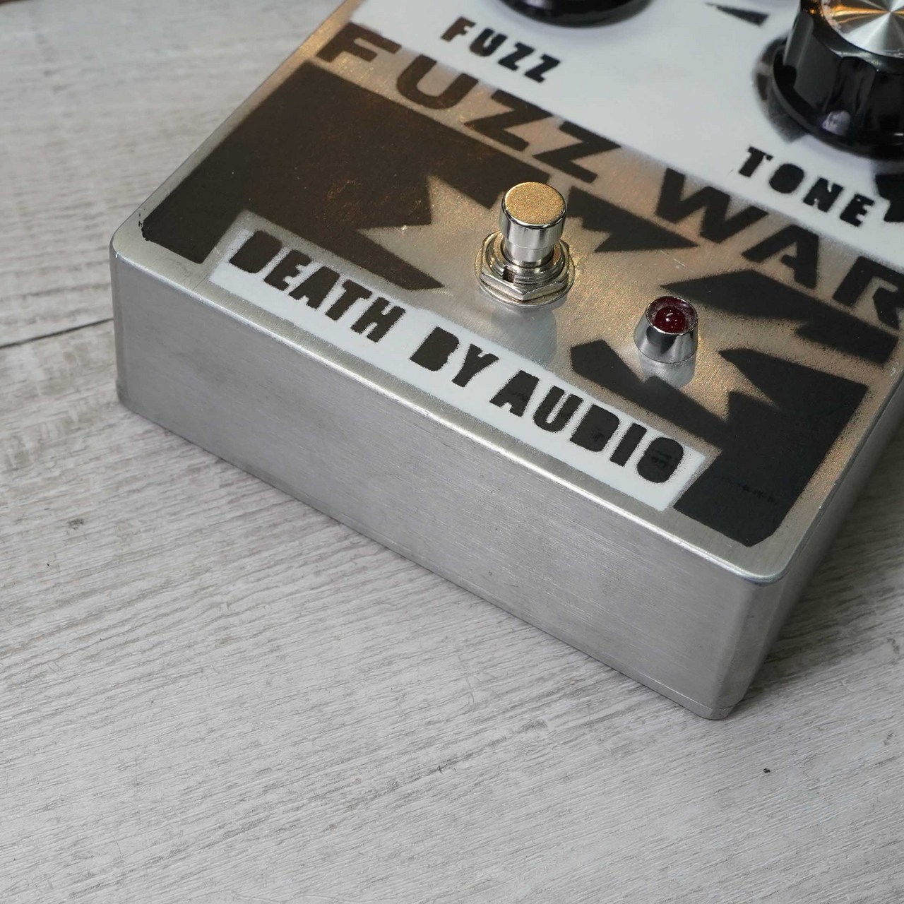 DEATH BY AUDIO FUZZ WAR（中古）【楽器検索デジマート】
