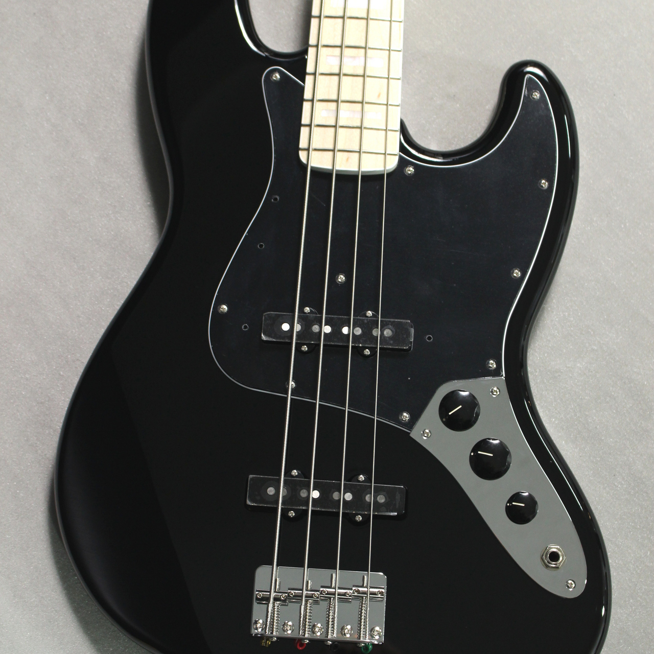 Fender FSR Made in Japan Traditional 70s Jazz Bass /Black【4.71kg