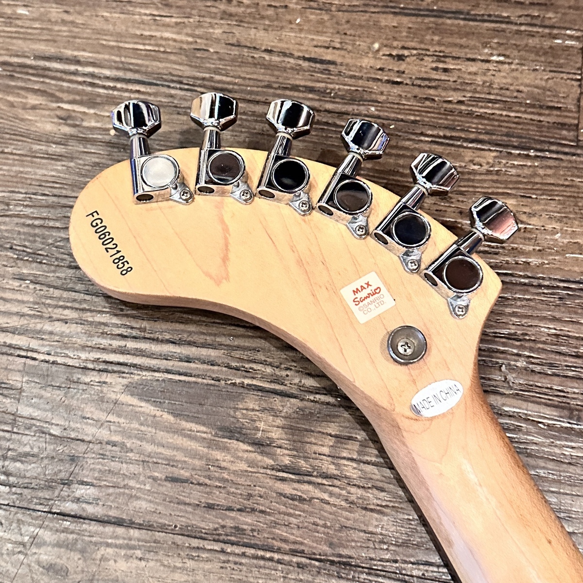FERNANDES ZO-3 HK ハローキティ サンリオ Electric Guitar（中古/送料